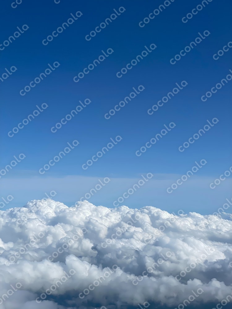 上空の空と雲