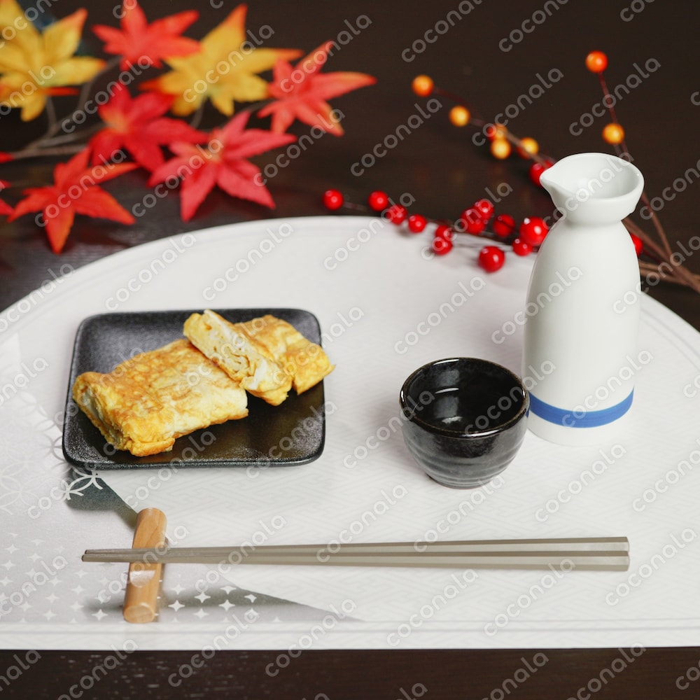 食欲の秋に、日本酒と卵焼きをいただく