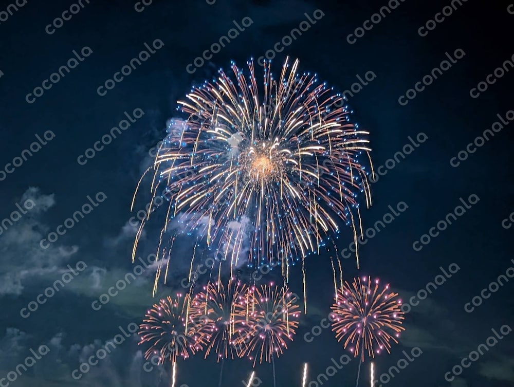 背景や壁紙に使える花火の画像素材
