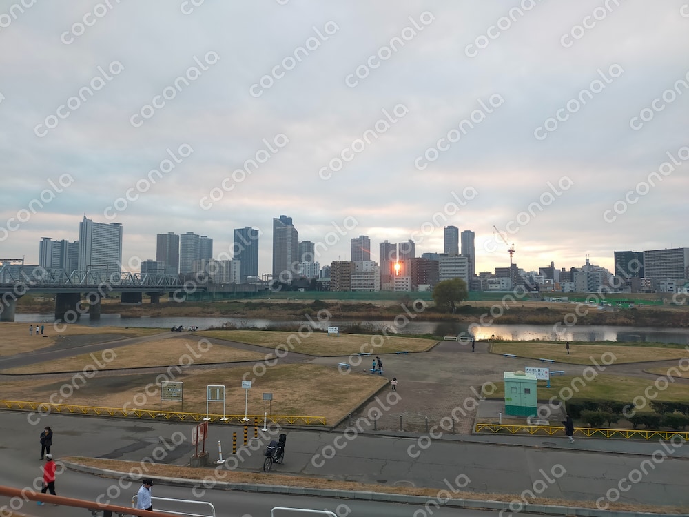 河川敷を背景に使える素材
