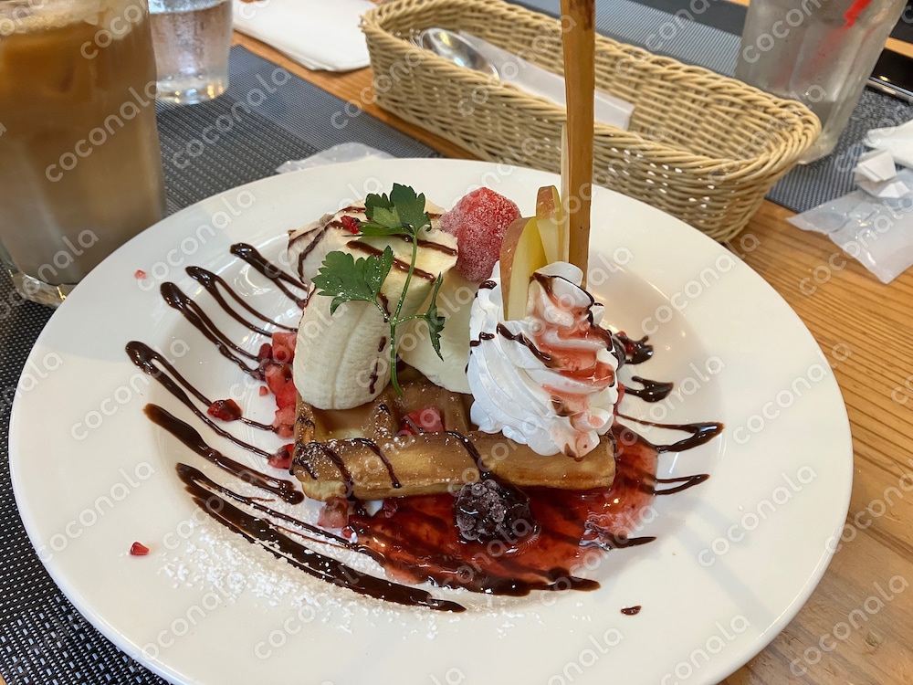 「Instagram・ブログ・Canvaでそのまま使えるカフェ写真です。 