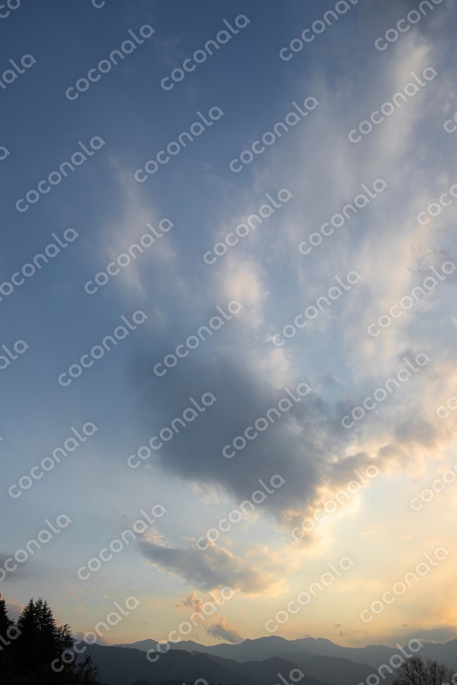 【写真】山間の夕空／埼玉県秩父（Mサイズ）