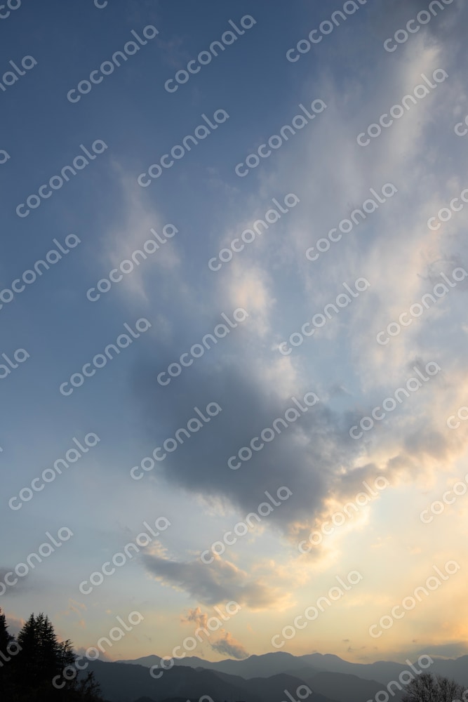 【写真】山間の夕空／埼玉県秩父（Lサイズ）